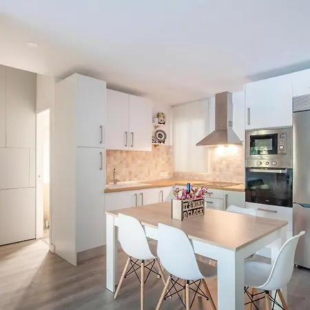 Casa Valentina: Confort Y Luz En Centro Sevilla